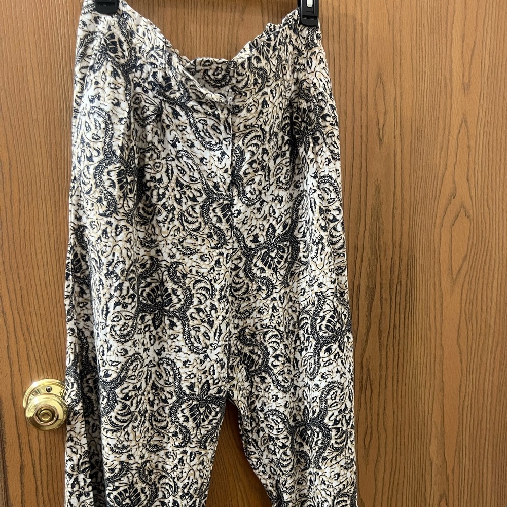 Elegant Black and White Paisley Pantsuit